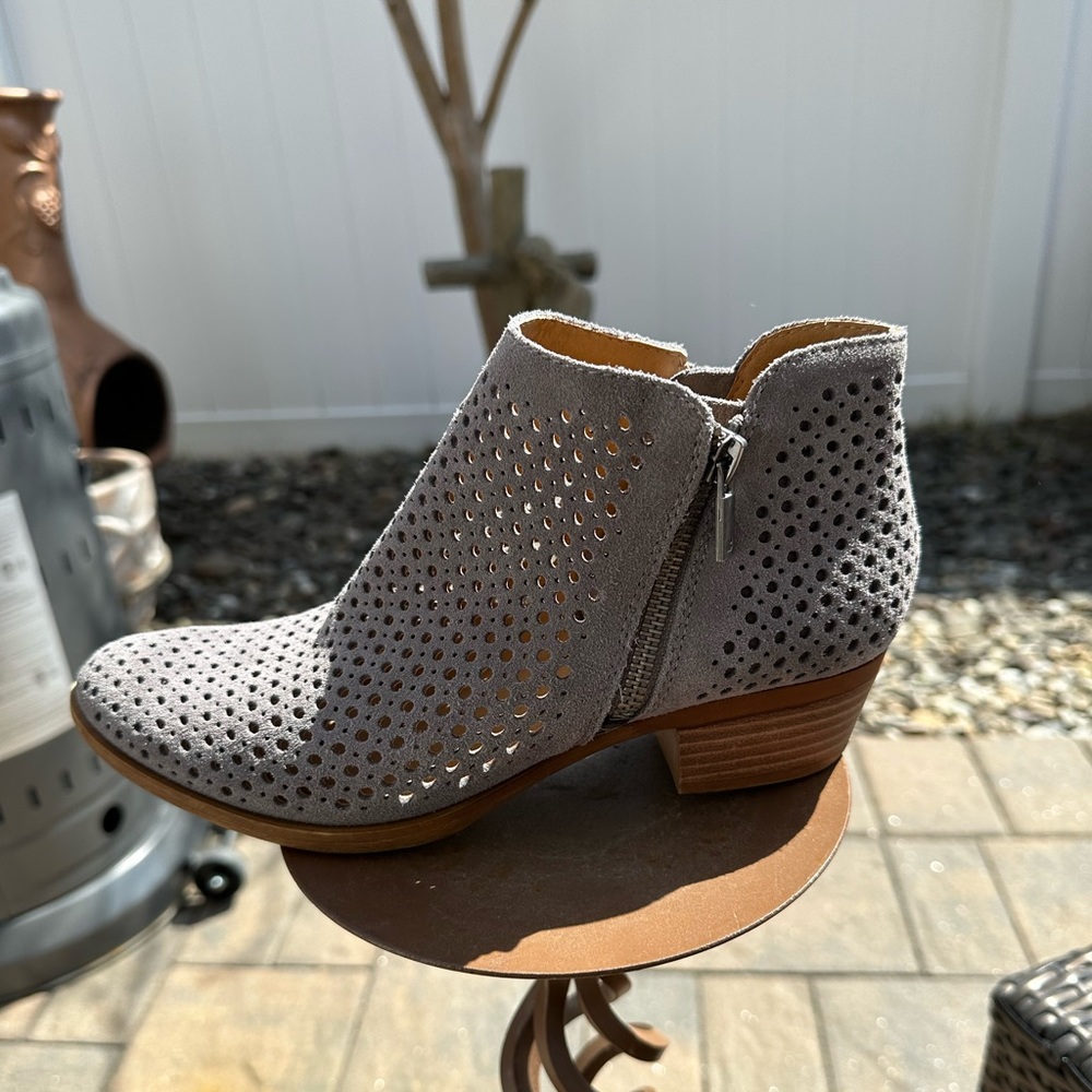 Lucky brand shoe bootie suede grey size 71/2
